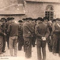 Saint-Jean-de-Monts (Vendée) Costumes maraichins CPA