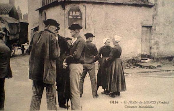 Saint-Jean-de-Monts (Vendée) Costumes maraichins CPA2