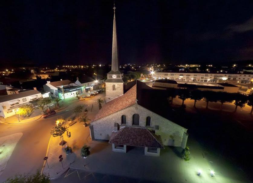 Saint-Jean-de-Monts (Vendée) L'église de nuit