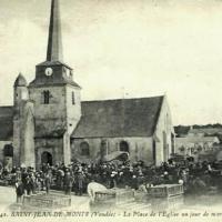 Saint-Jean-de-Monts (Vendée) L'église et le marché CPA
