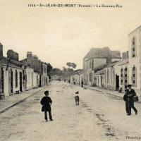Saint-Jean-de-Monts (Vendée) La grande rue CPA