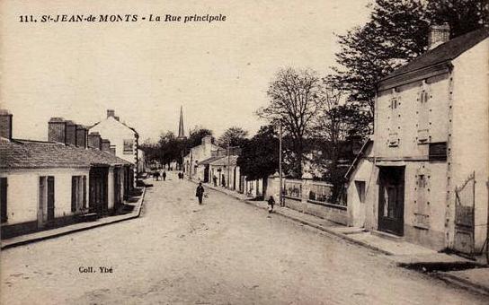 Saint-Jean-de-Monts (Vendée) La rue principale CPA