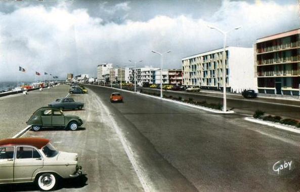 Saint-Jean-de-Monts (Vendée) Le front de mer vers 1958 CPA