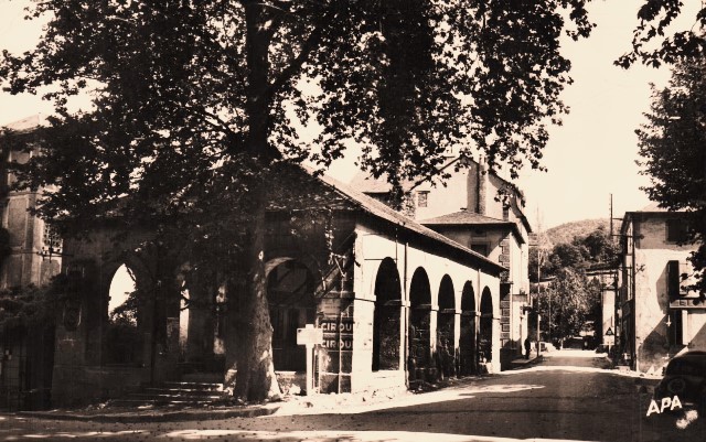 La halle (cpa)