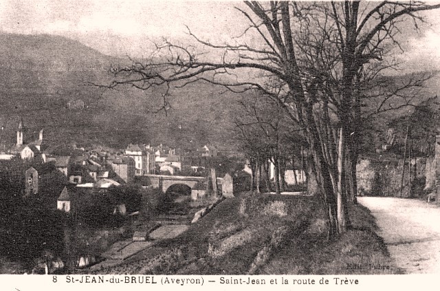 La route de Trève (cpa)