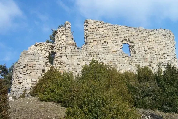 Les ruines du château d'Algues
