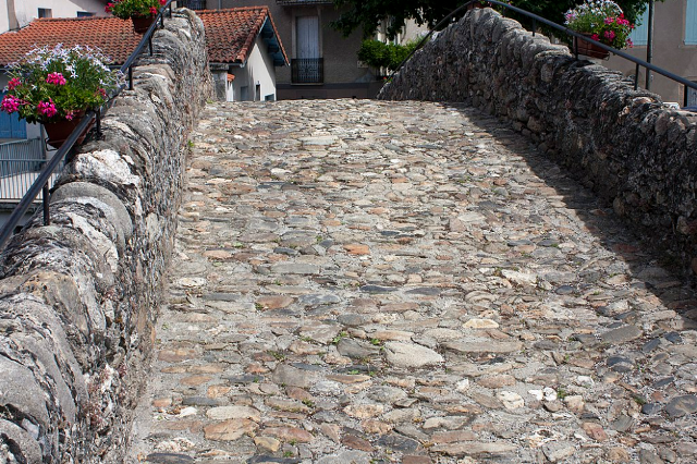 Le Pont Vieux roman sur la Dourbie