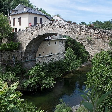 Le Pont Vieux roman sur la Dourbie