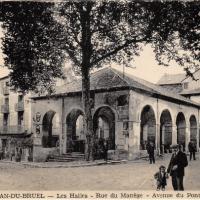 La halle et la rue du Manège (cpa)