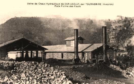 Saint-Jean-et-Saint-Paul (Aveyron) CPA Cap Usclat, usine de chaux