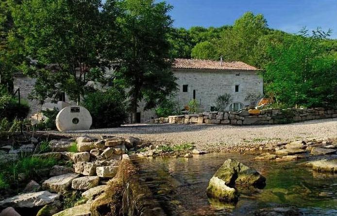 Saint-Jean-et-Saint-Paul (Aveyron) Moulin de Gauty