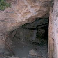  La salle fromagère dans le rocher de la Cabane