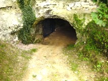 Les Petites Dalles, entrée de la grotte