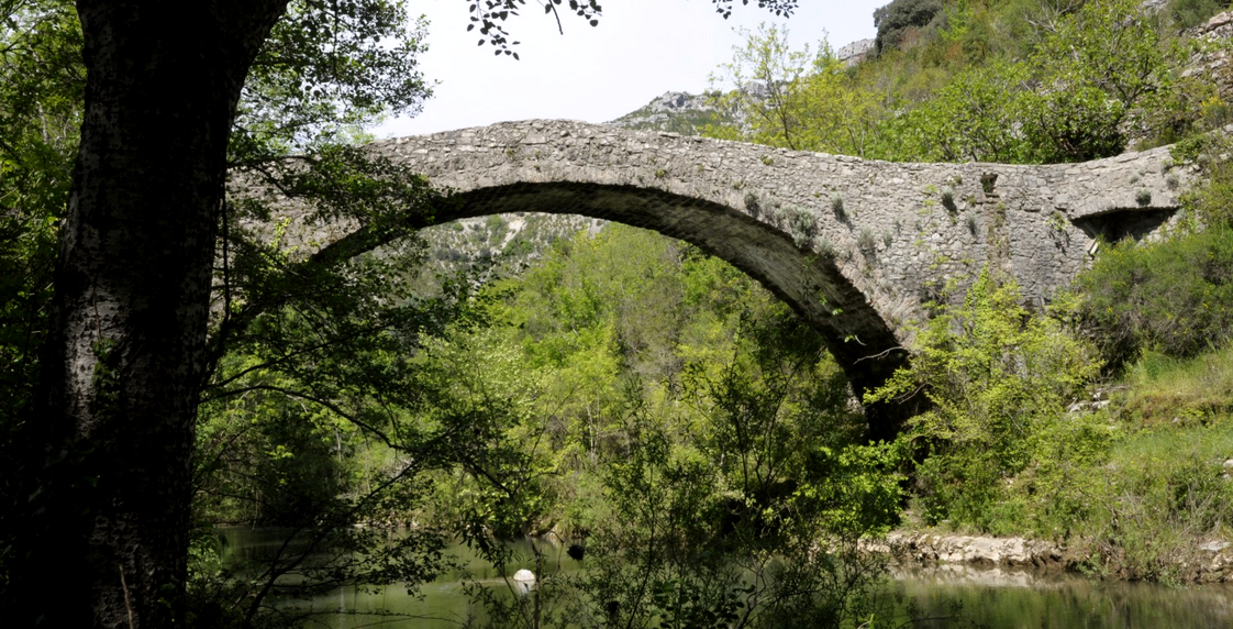 Saint-Maurice-Navacelles (Hérault) Le pont romain