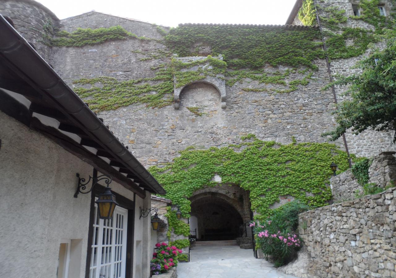 Saint-Maurice-Navacelles (Hérault) Madières, le château