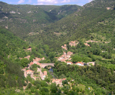 Saint-Maurice-Navacelles (Hérault) Madières, vue générale