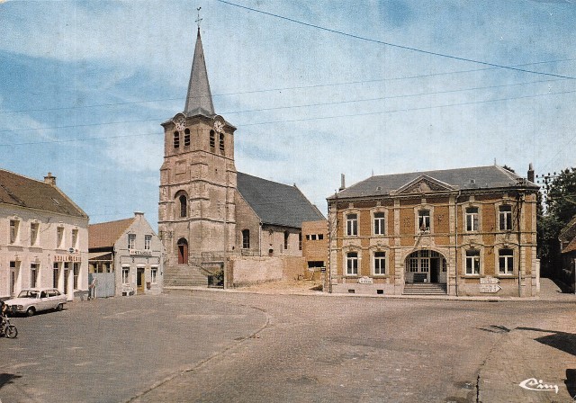 Saint python 59 l eglise et la mairie vers 1972