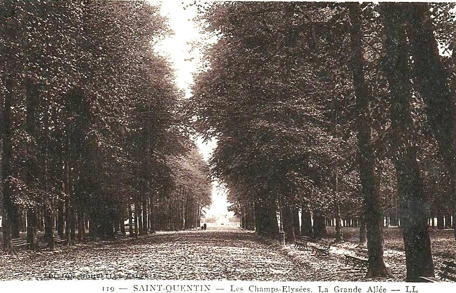 Saint-Quentin (Aisne) CPA les Champs Elysées