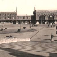 Saint-Quentin (Aisne) CPA la gare du Nord et le buffet