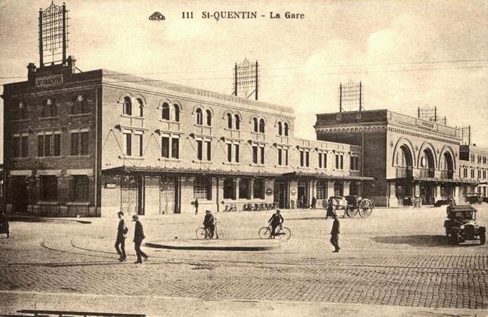 Saint-Quentin (Aisne) CPA la gare