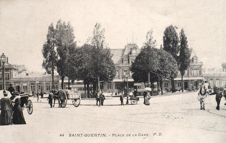 Saint-Quentin (Aisne) CPA la gare 