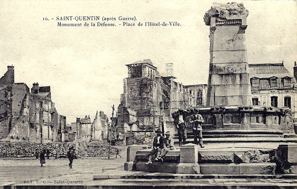 Saint-Quentin (Aisne) CPA le monument de la défense