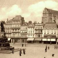 Saint-Quentin (Aisne) CPA la place de la cathédrale