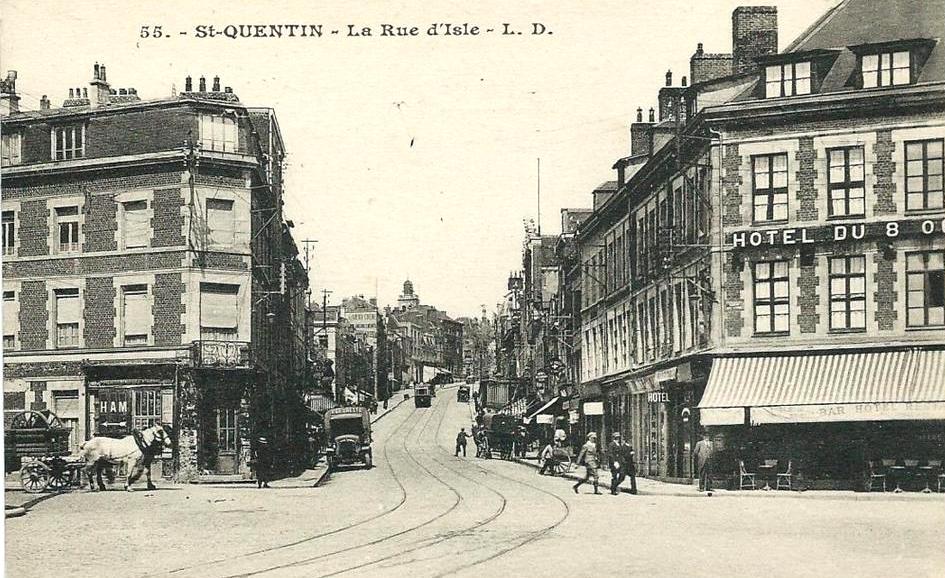 Saint-Quentin (Aisne) CPA la rue d'Isle