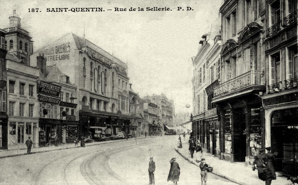 Saint-Quentin (Aisne) CPA la rue de la sellerie