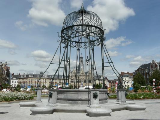 Saint-Quentin (Aisne) le vieux puits