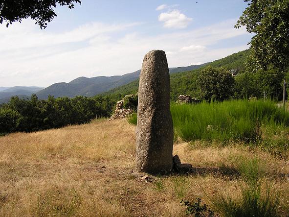 Le menhir du col de la pierre levée