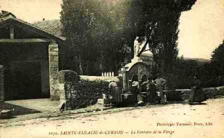 La fontaine de la Vierge (cpa)