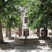  La place de la fontaine