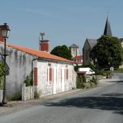 Sallertaine (Vendée) Les deux églises