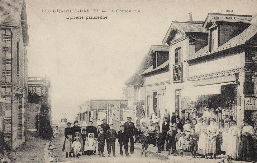 Les Grandes-Dalles, la grande rue CPA