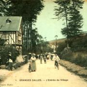 Les Grandes-Dalles, l'entrée du village CPA