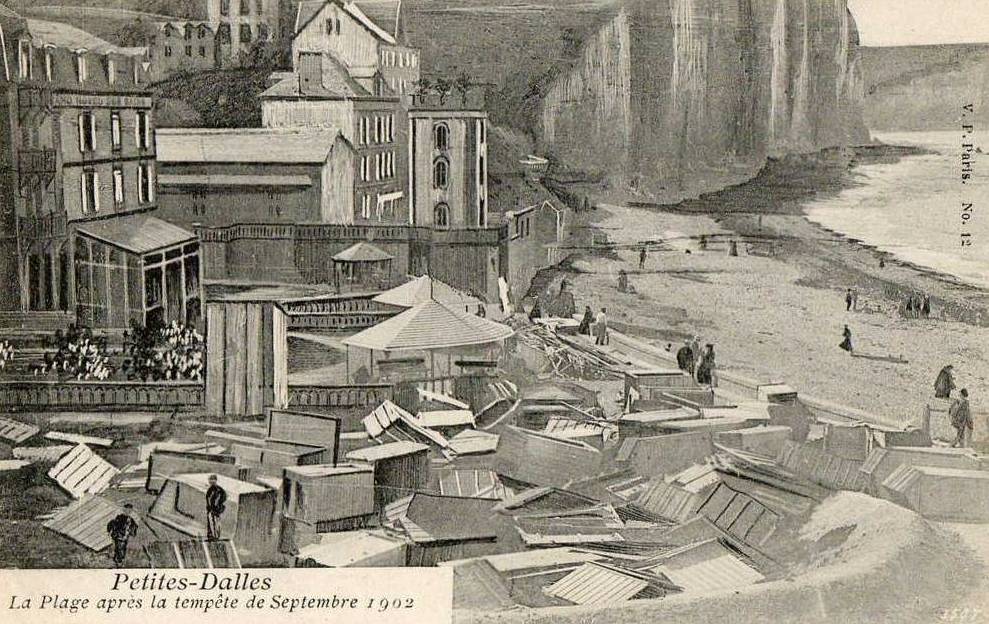 Les Petites-Dalles, après la tempête de 1902 CPA