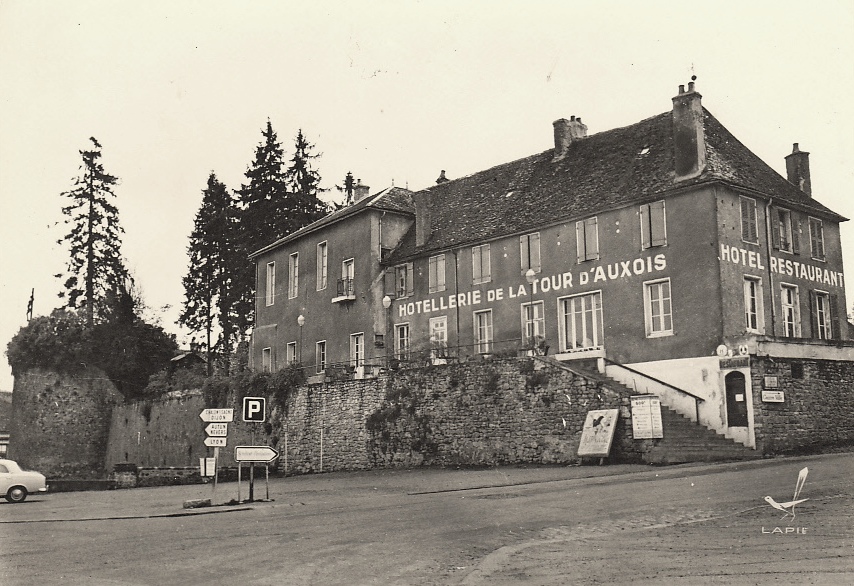 Saulieu (Côte d'Or) L'Hôtel de la tour d'Auxois CPA