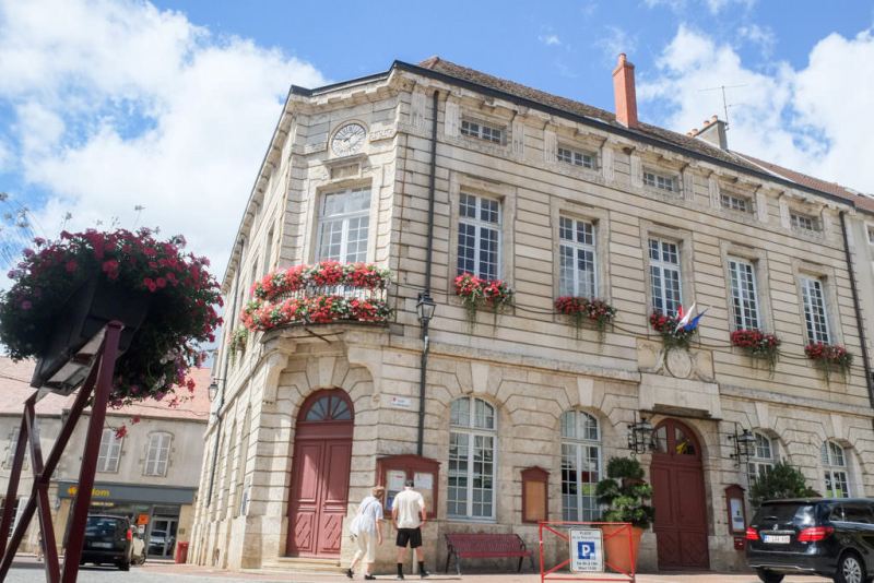 Saulieu (Côte d'Or) L'Hôtel de ville