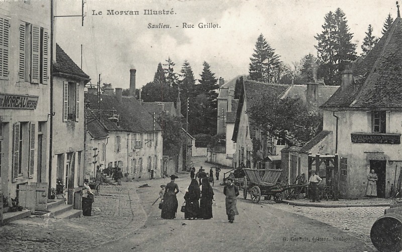 Saulieu (Côte d'Or) La rue Grillot CPA