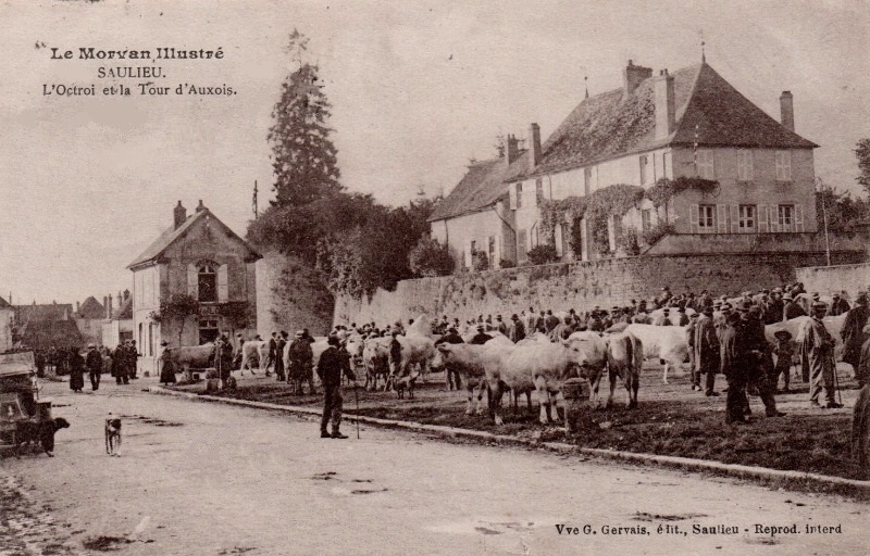 Saulieu (Côte d'Or) La tour de l'Auxois et l'octroi CPA