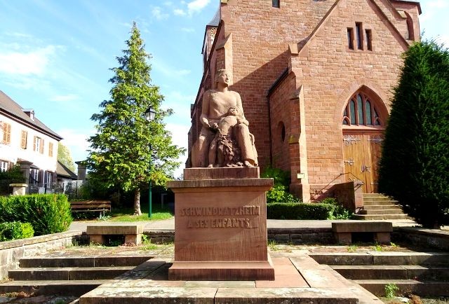 Schwindratzheim 67 le monument aux morts