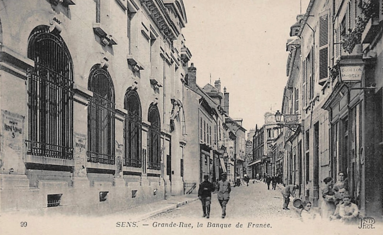 Sens (89) La Grande Rue CPA