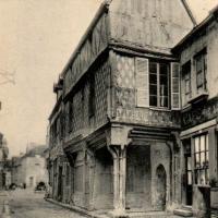Sens (89) La maison rue Jean Cousin CPA