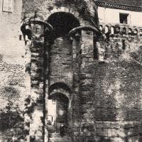 Sens (89) Une porte  CPA