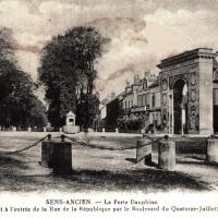 Sens (89) La porte Dauphine CPA
