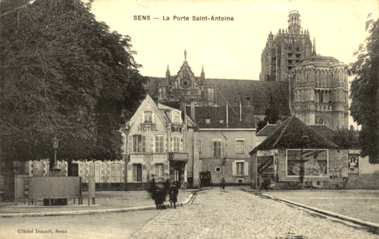 Sens (89) La porte Saint-Antoine CPA