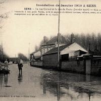 Sens (89) La rue Carnot, inondations 1910 CPA