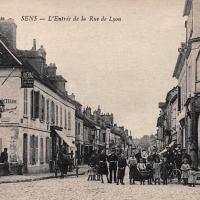 Sens (89) La rue de Lyon CPA