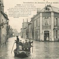 Sens (89) Le bureau de l'Octroi, inondations 1910 CPA